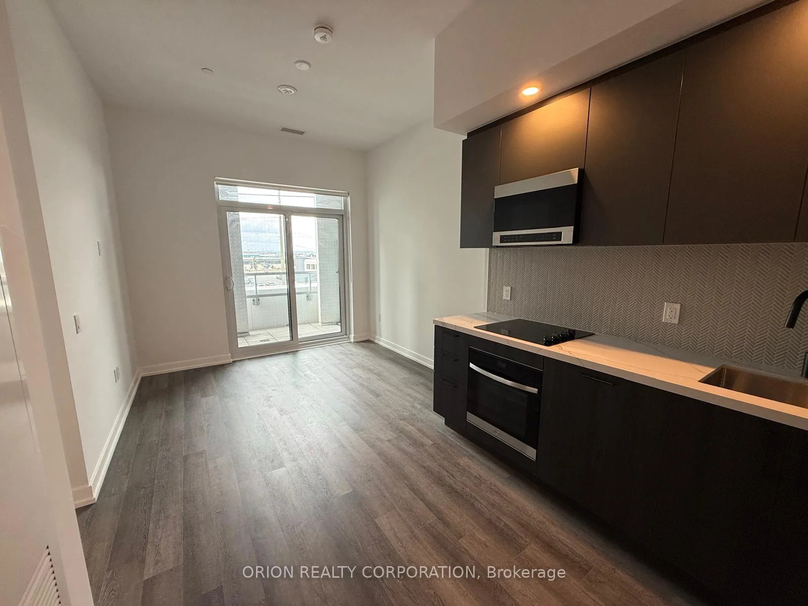 Photo 12 of Unit 305, 21 Meadowdale Road, Vaughan, Vaughan Corporate Centre — HOMEH