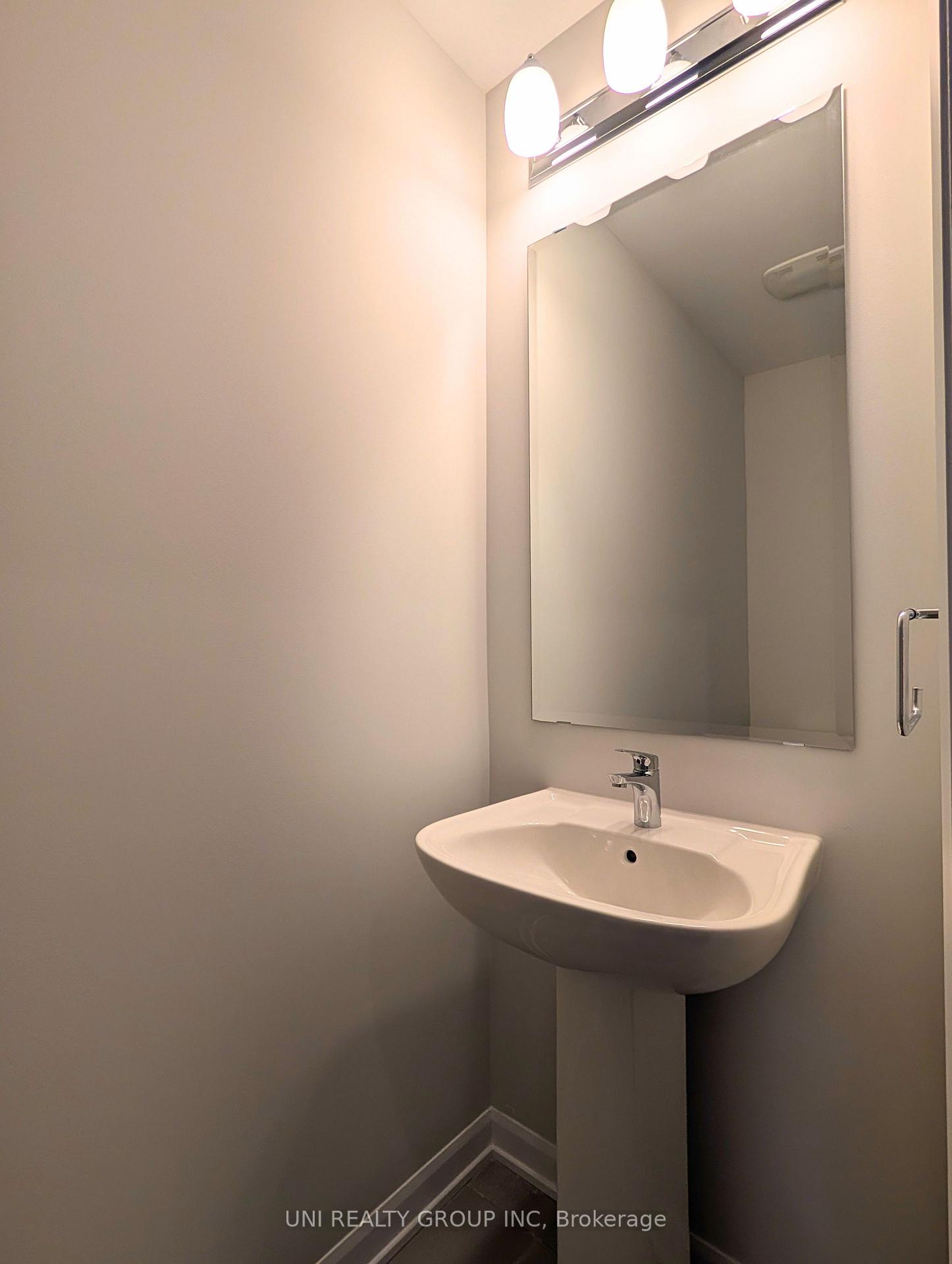 Photo 3 of 716 Tadpole Crescent, Ottawa, Barrhaven - Half Moon Bay — HOMEH