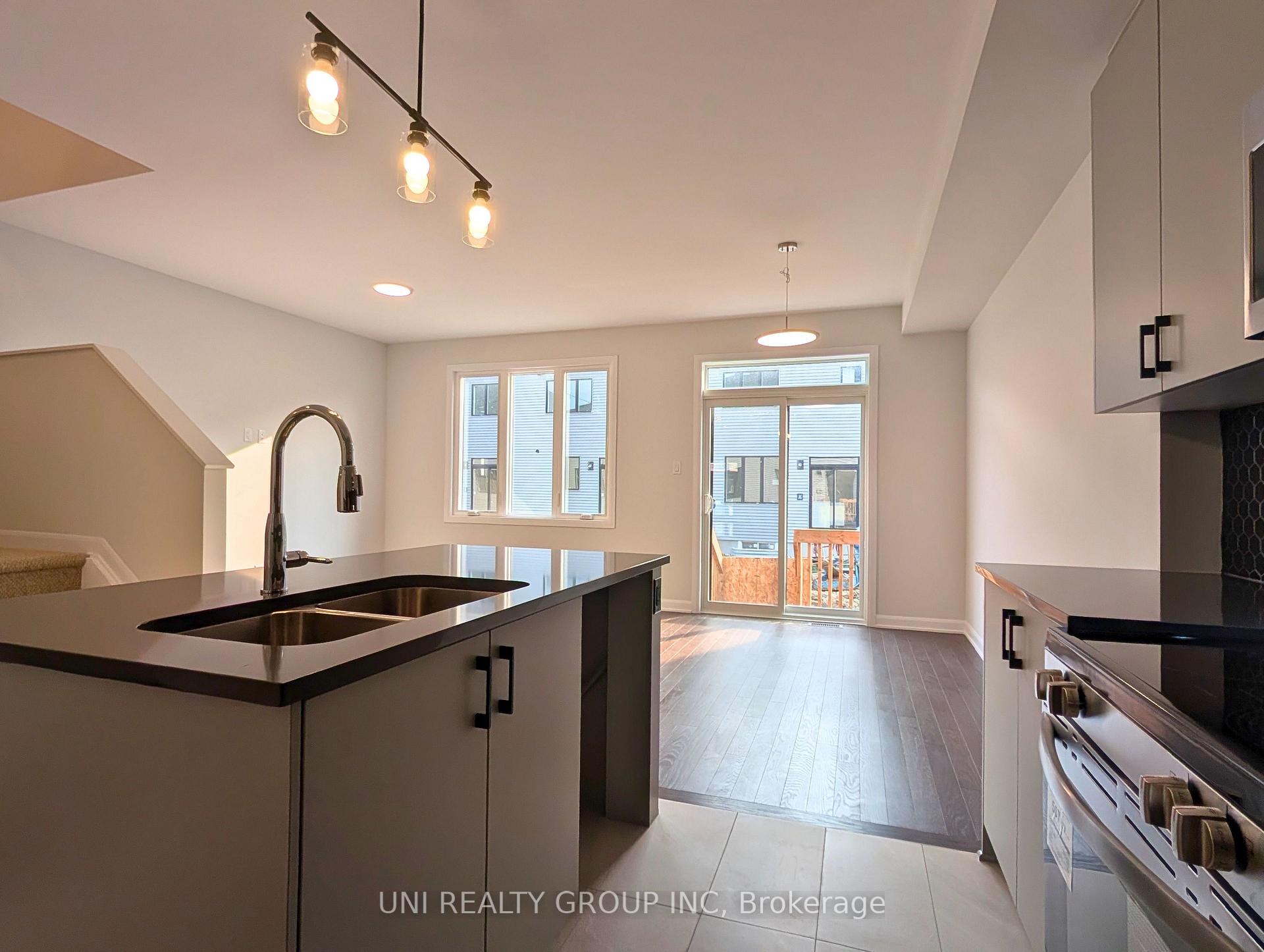 Photo 8 of 716 Tadpole Crescent, Ottawa, Barrhaven - Half Moon Bay — HOMEH