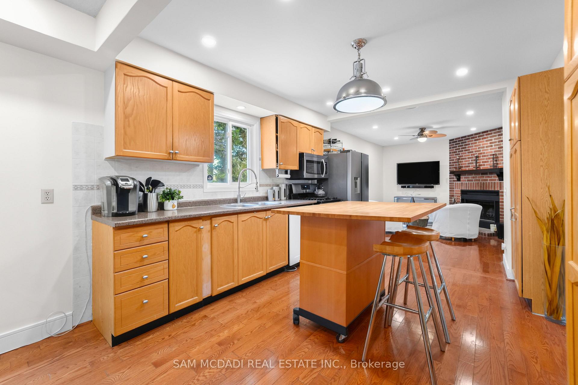 Photo 11 of 644 Sweetwater Place, Mississauga, Lorne Park — HOMEH