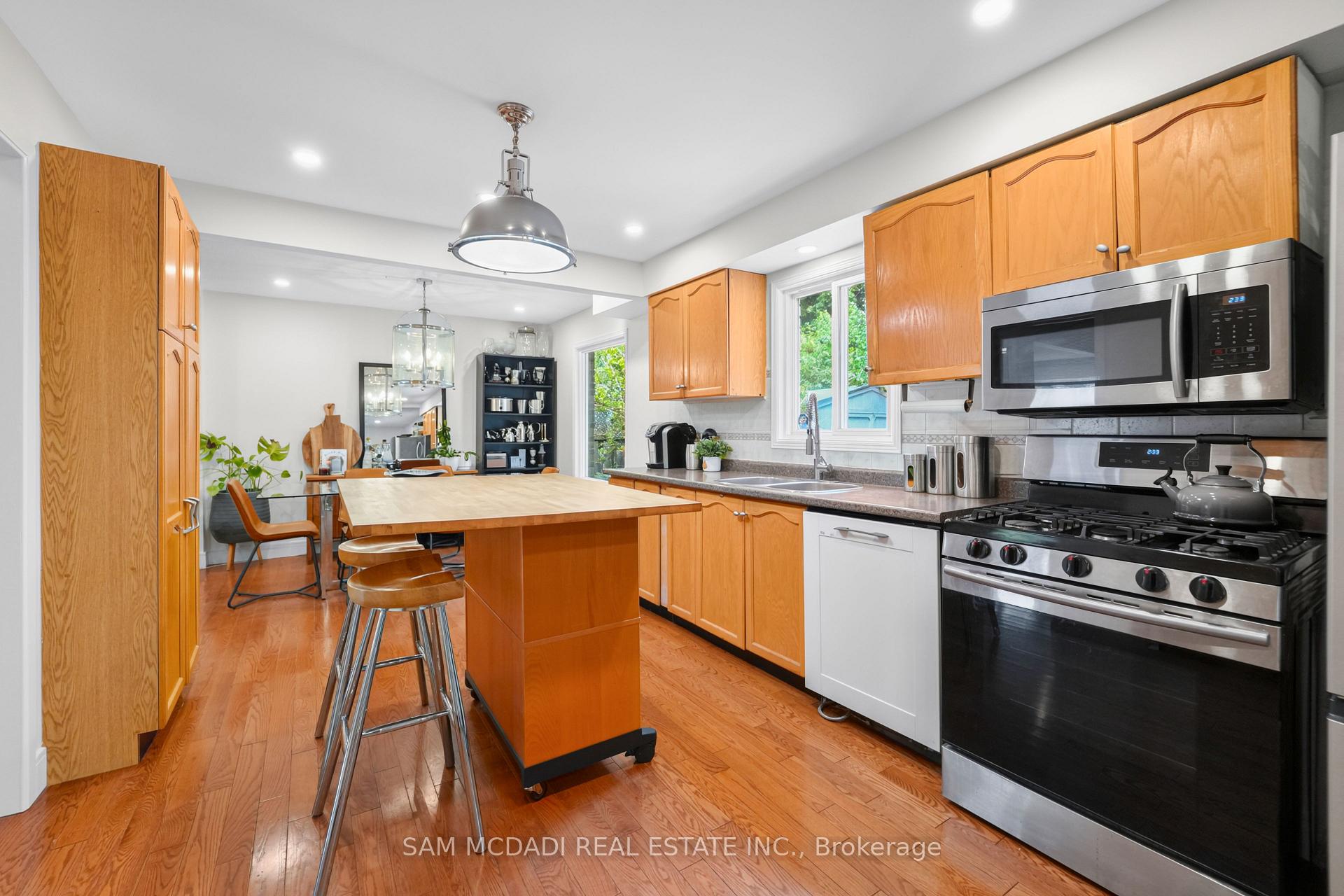 Photo 13 of 644 Sweetwater Place, Mississauga, Lorne Park — HOMEH
