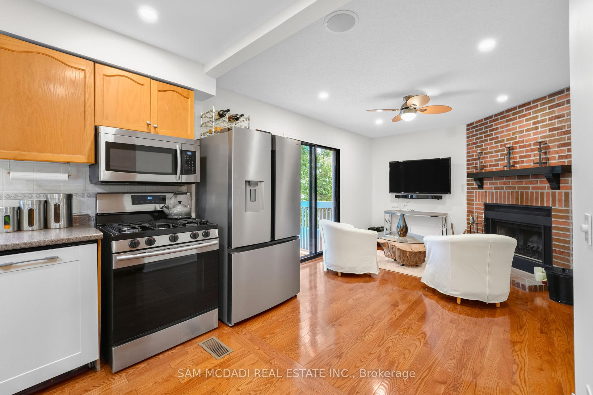 Photo 15 of 644 Sweetwater Place, Mississauga, Lorne Park — HOMEH