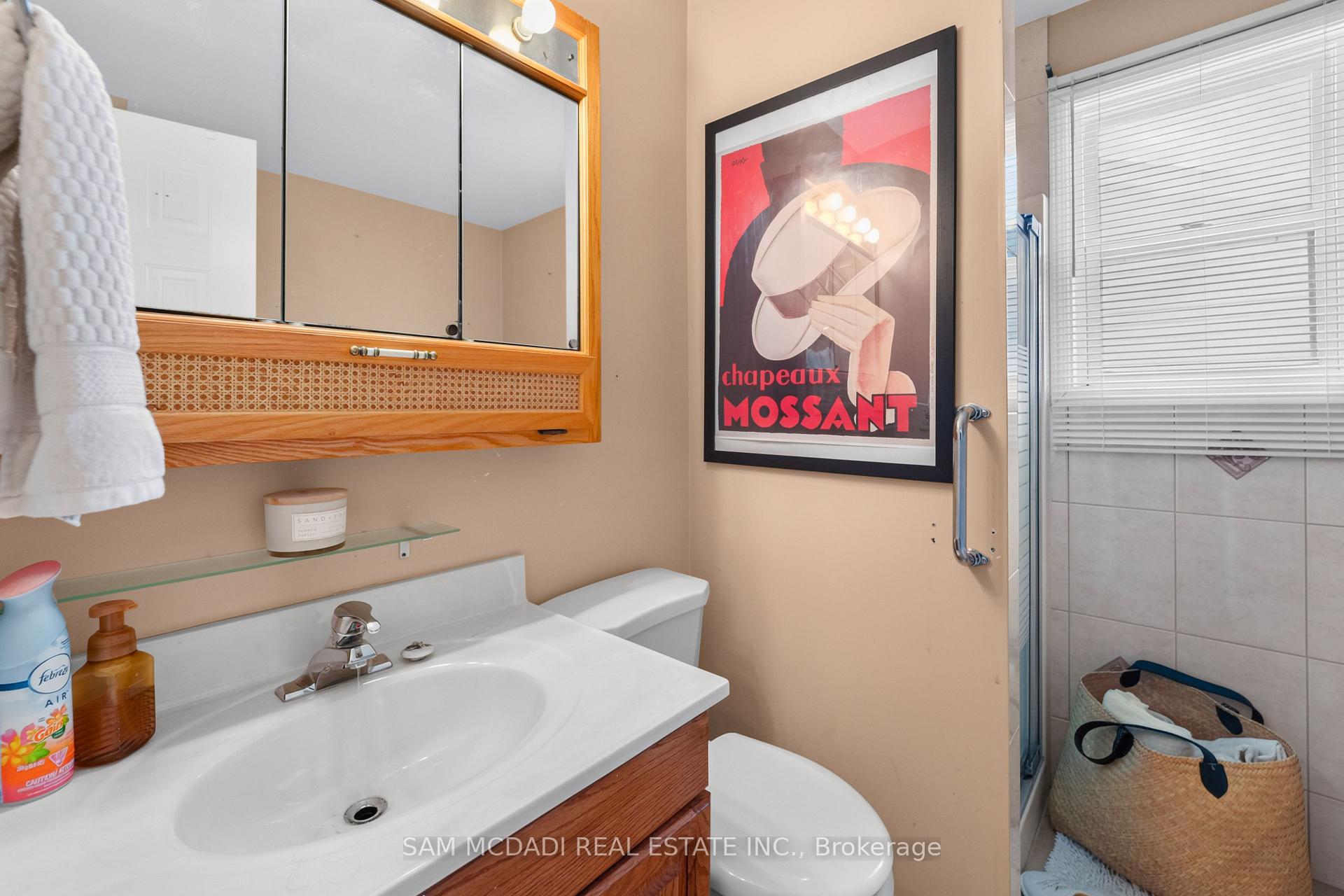 Photo 22 of 644 Sweetwater Place, Mississauga, Lorne Park — HOMEH