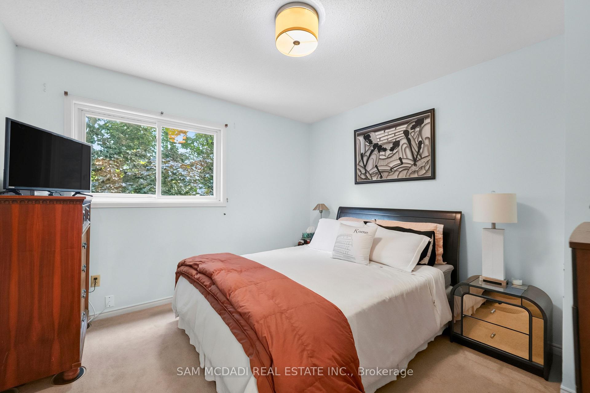Photo 26 of 644 Sweetwater Place, Mississauga, Lorne Park — HOMEH
