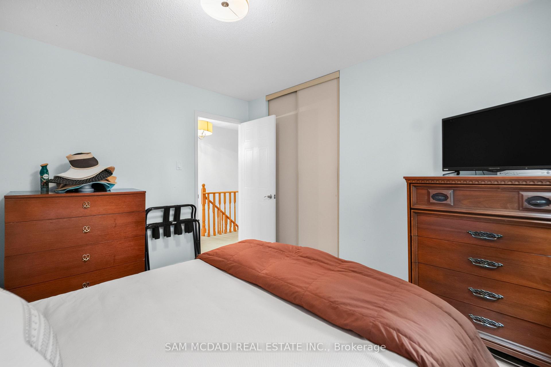 Photo 27 of 644 Sweetwater Place, Mississauga, Lorne Park — HOMEH