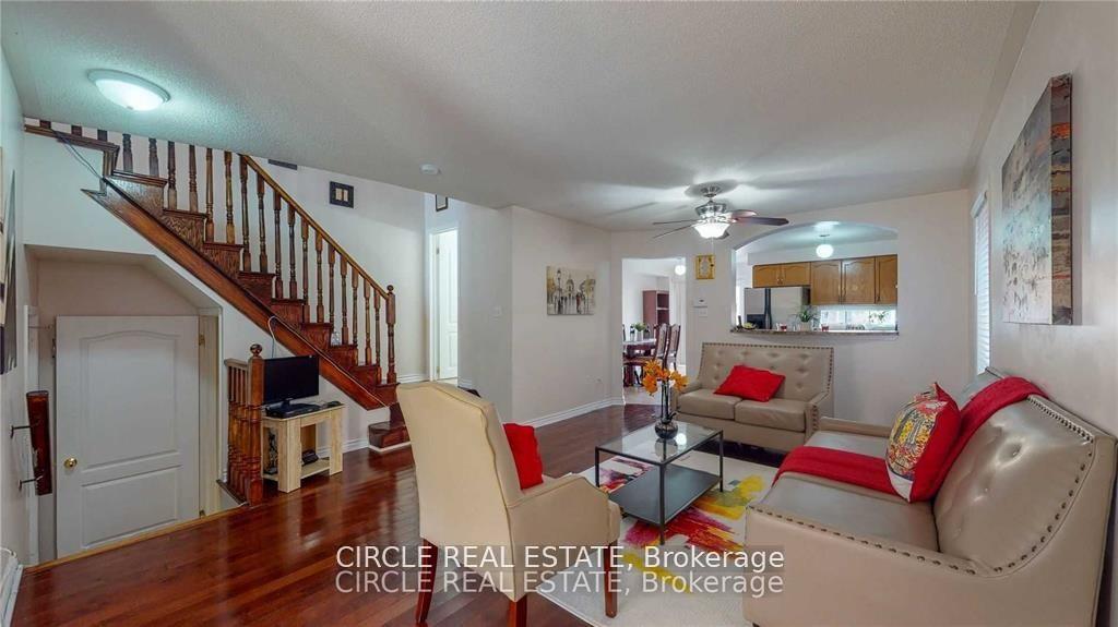 Photo 4 of 27 belinda Drive, Brampton, Fletcher's Meadow — HOMEH