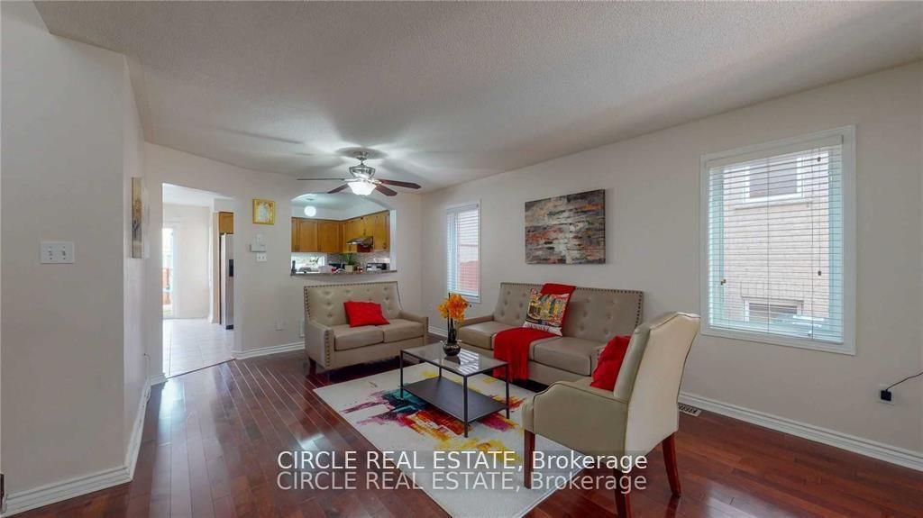 Photo 5 of 27 belinda Drive, Brampton, Fletcher's Meadow — HOMEH