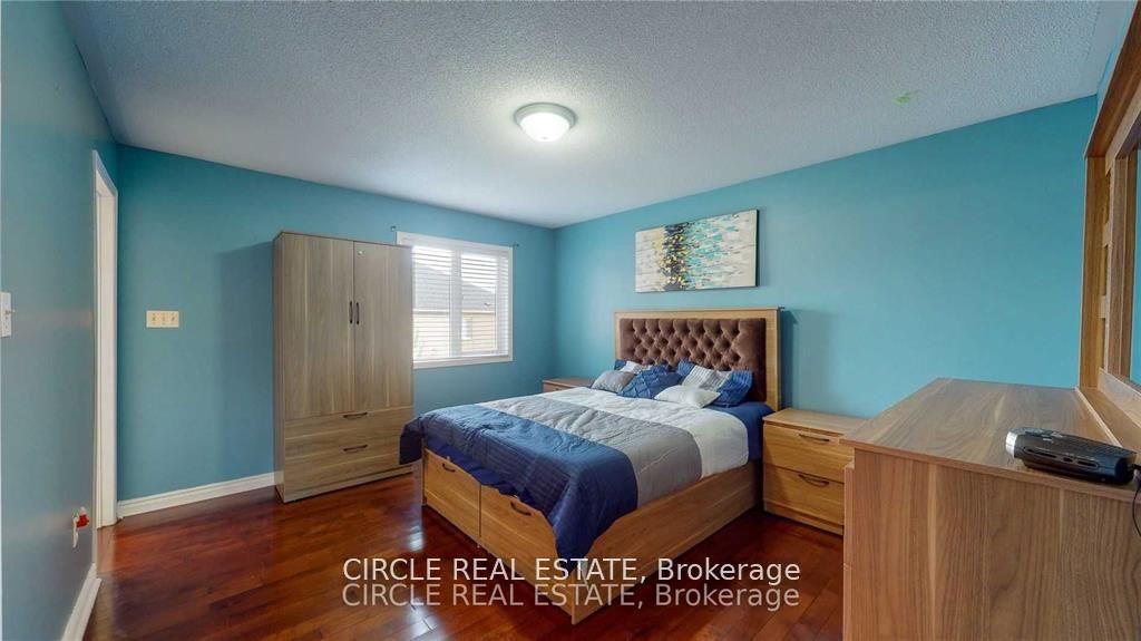 Photo 12 of 27 belinda Drive, Brampton, Fletcher's Meadow — HOMEH