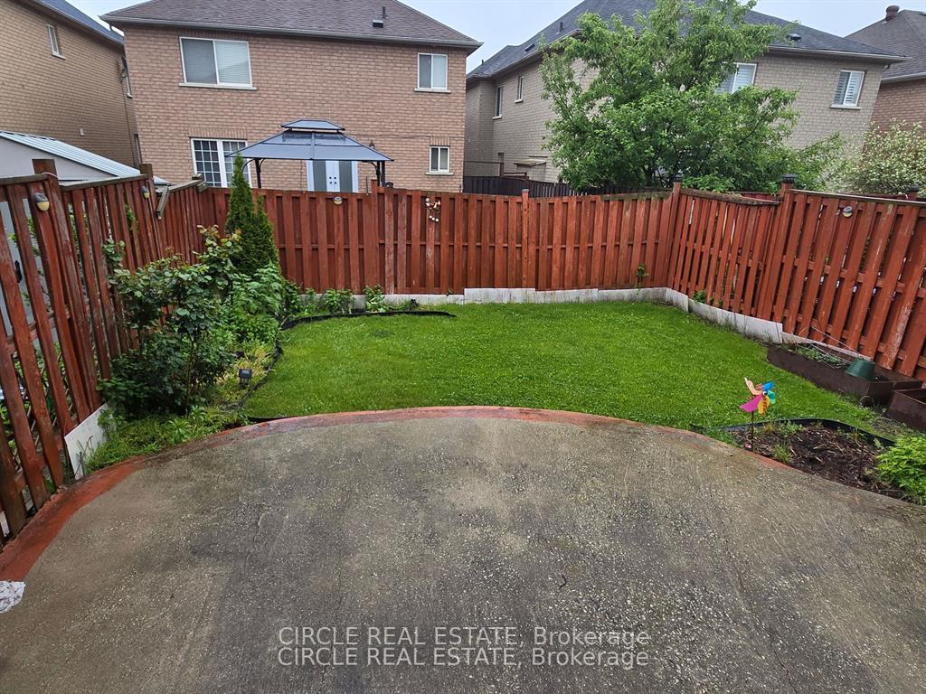 Photo 20 of 27 belinda Drive, Brampton, Fletcher's Meadow — HOMEH