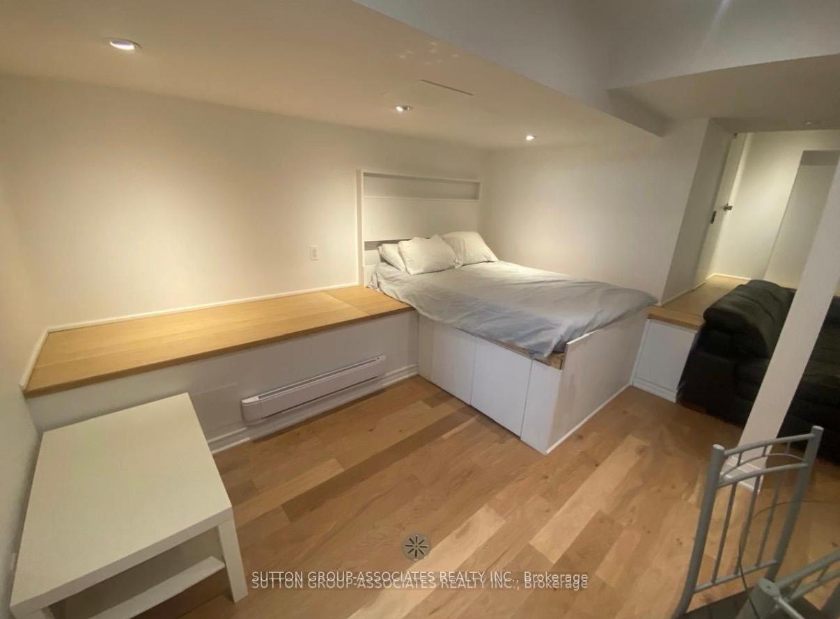 Photo 7 of Unit Lower, 125 Walmer Road, Toronto, The Annex — HOMEH