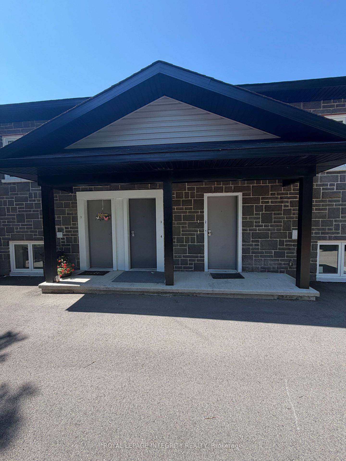 Photo 1 of Unit 1, 82 Christopher Hamilton Street, Ottawa, Richmond — HOMEH