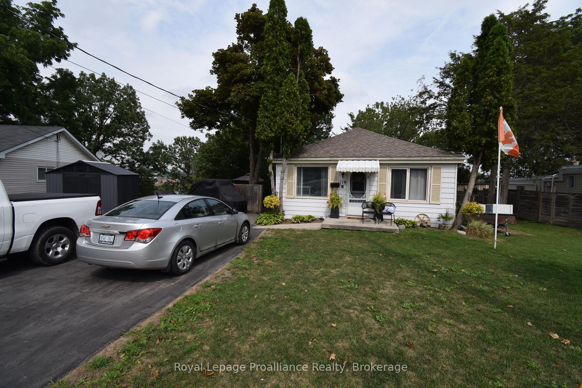 Photo 2 of 119 Orchard Drive, Belleville, Belleville Ward — HOMEH