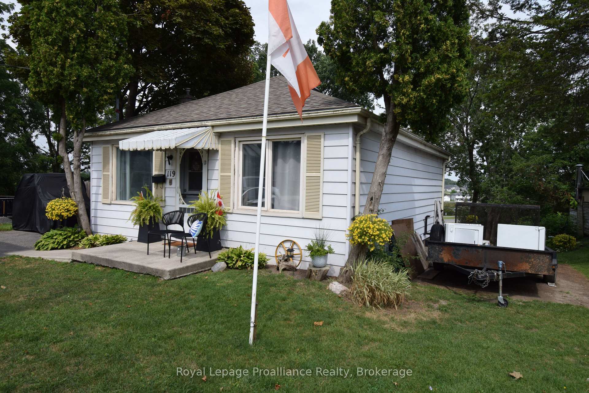 Photo 3 of 119 Orchard Drive, Belleville, Belleville Ward — HOMEH