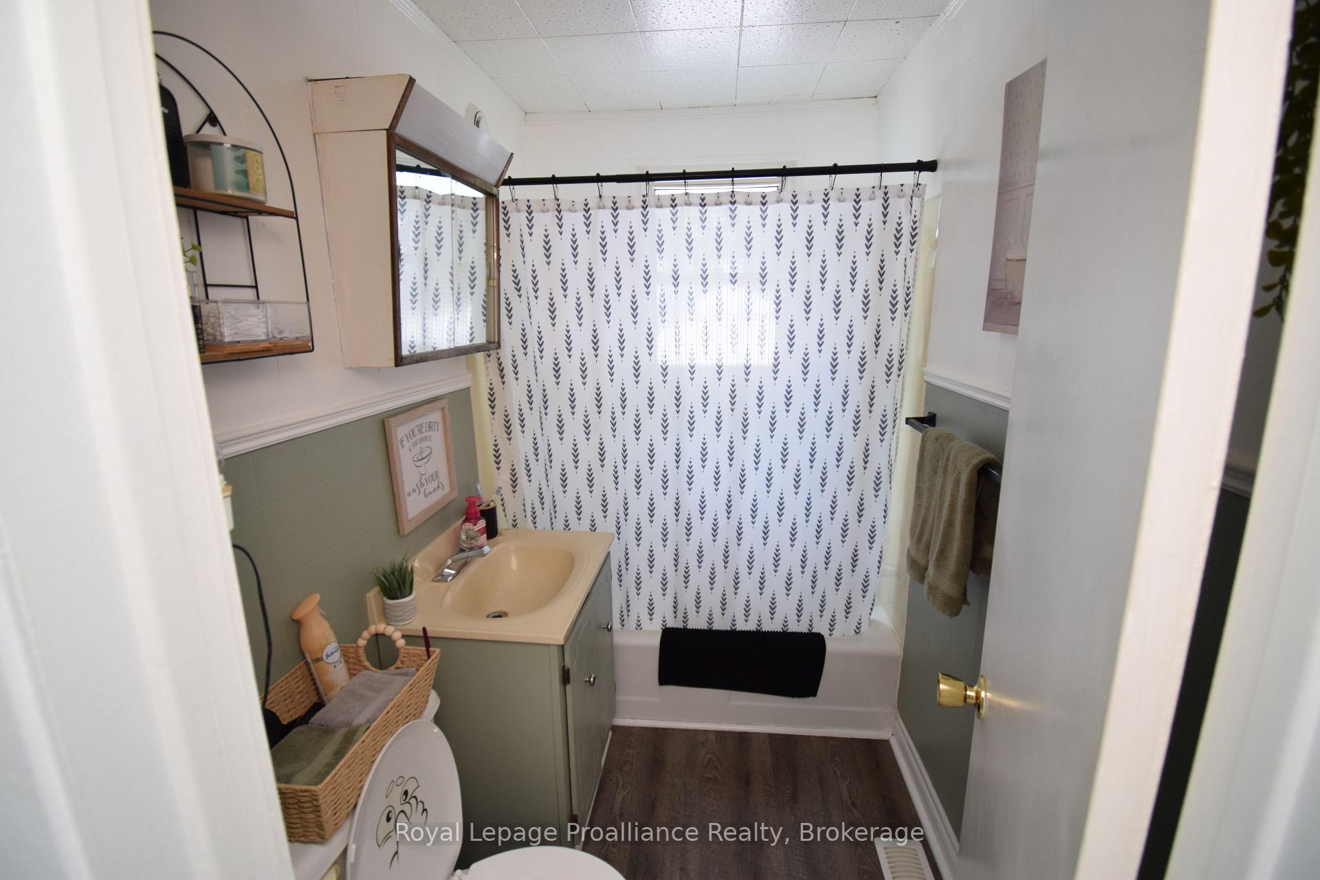 Photo 13 of 119 Orchard Drive, Belleville, Belleville Ward — HOMEH