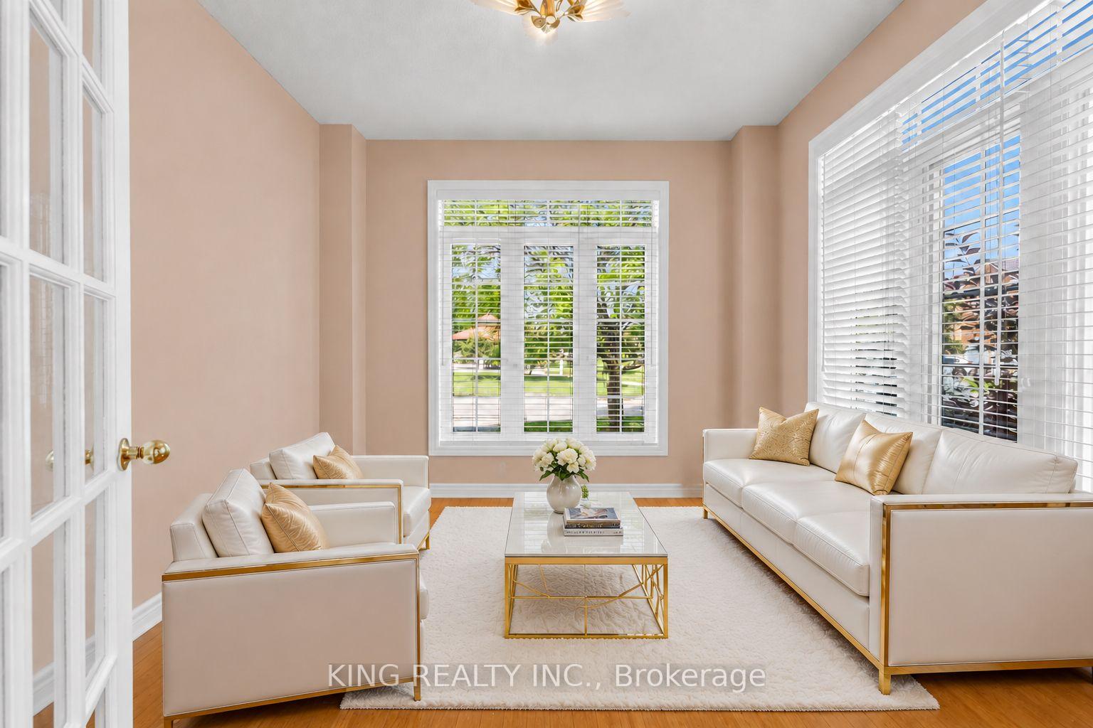 Photo 7 of 100 Pantomine Boulevard, Brampton, Brampton West — HOMEH