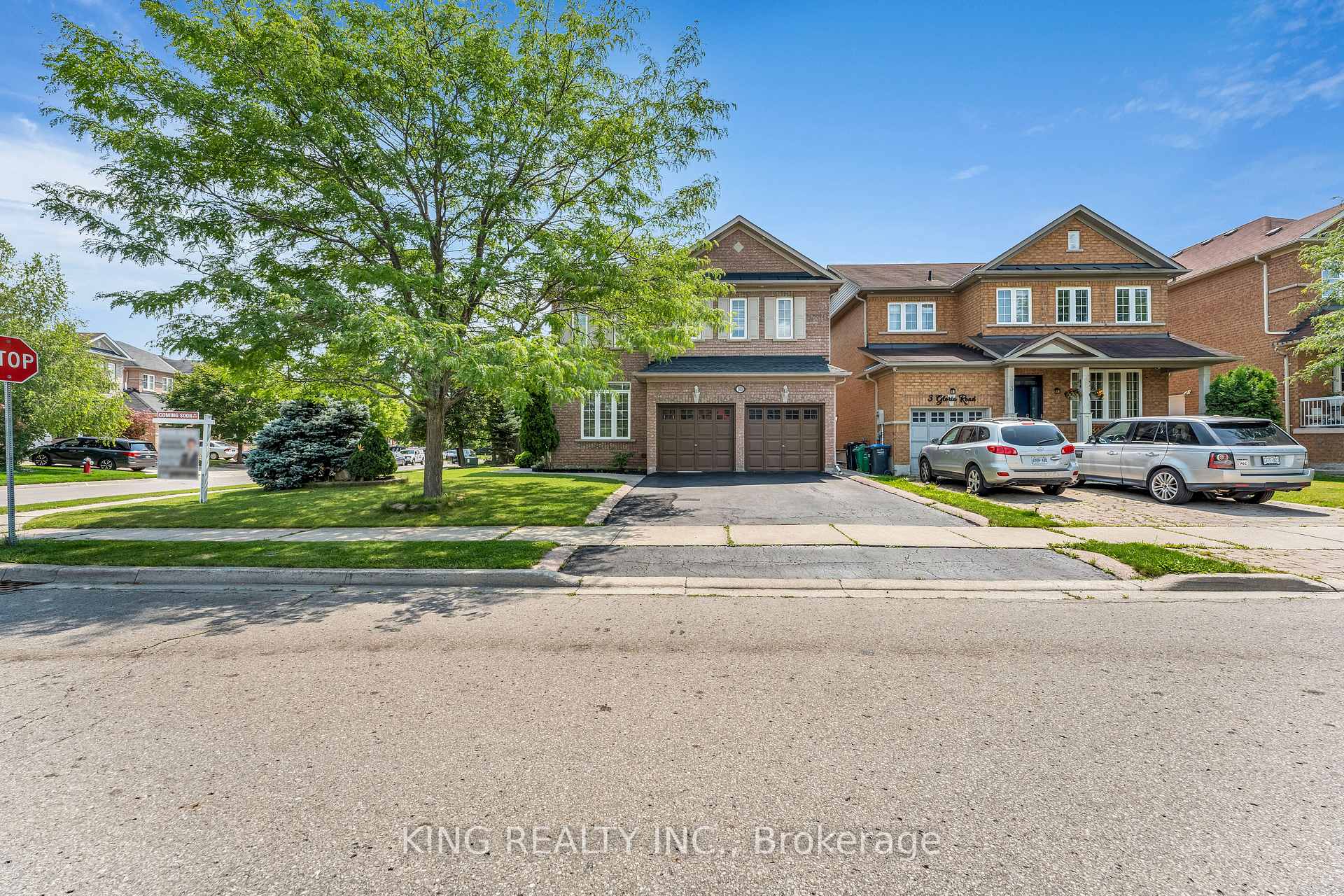 Photo 2 of 100 Pantomine Boulevard, Brampton, Brampton West — HOMEH