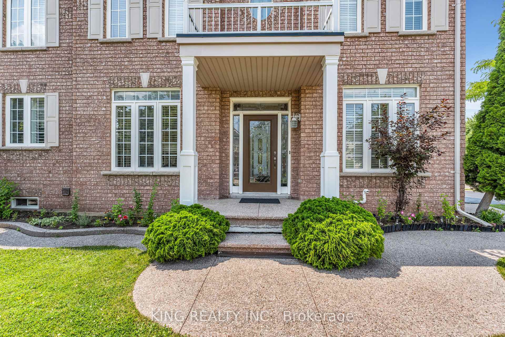 Photo 8 of 100 Pantomine Boulevard, Brampton, Brampton West — HOMEH