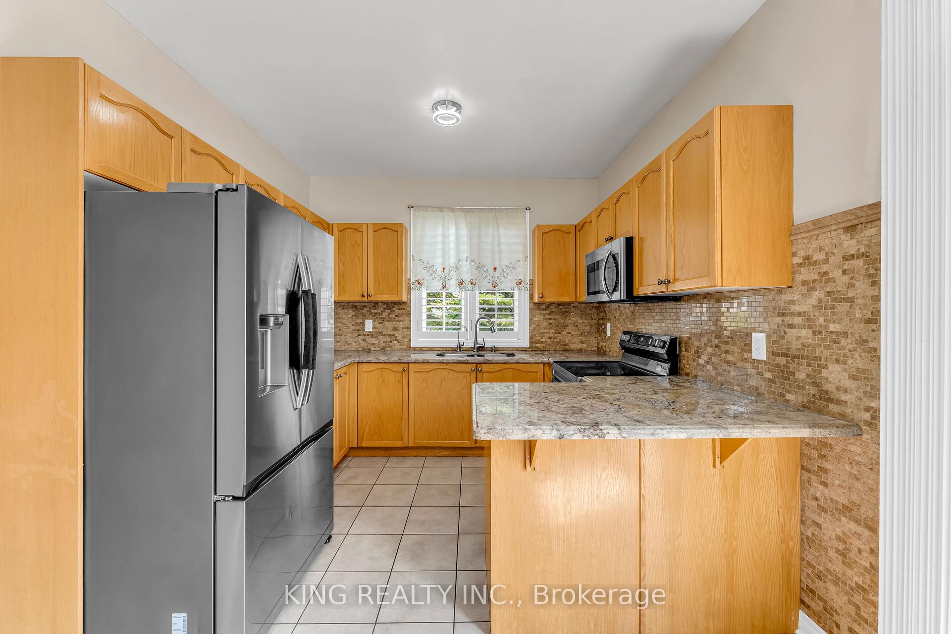 Photo 18 of 100 Pantomine Boulevard, Brampton, Brampton West — HOMEH