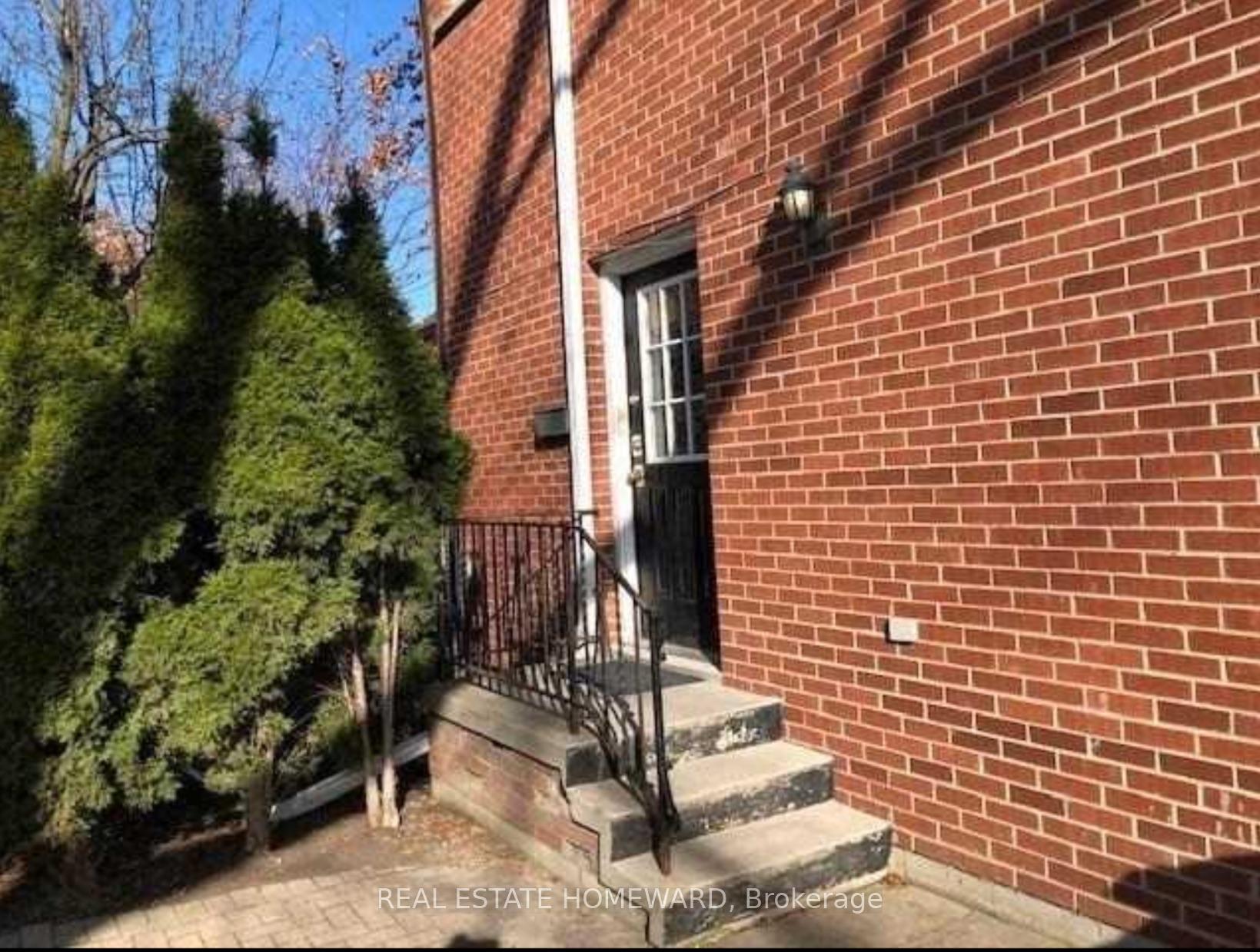 Photo 2 of Unit Side, 274 Rumsey Road, Toronto, Leaside — HOMEH