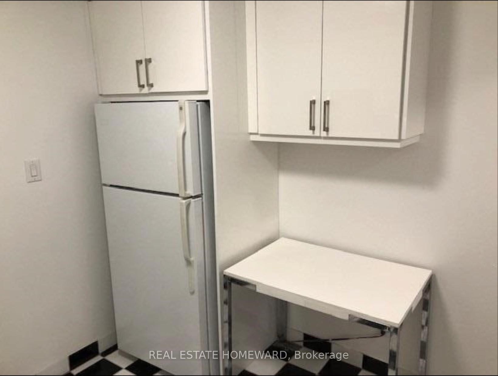 Photo 4 of Unit Side, 274 Rumsey Road, Toronto, Leaside — HOMEH