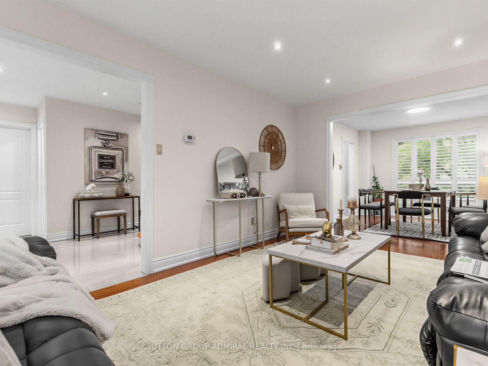 Photo 6 of 10 Torino Place, Vaughan, Glen Shields — HOMEH