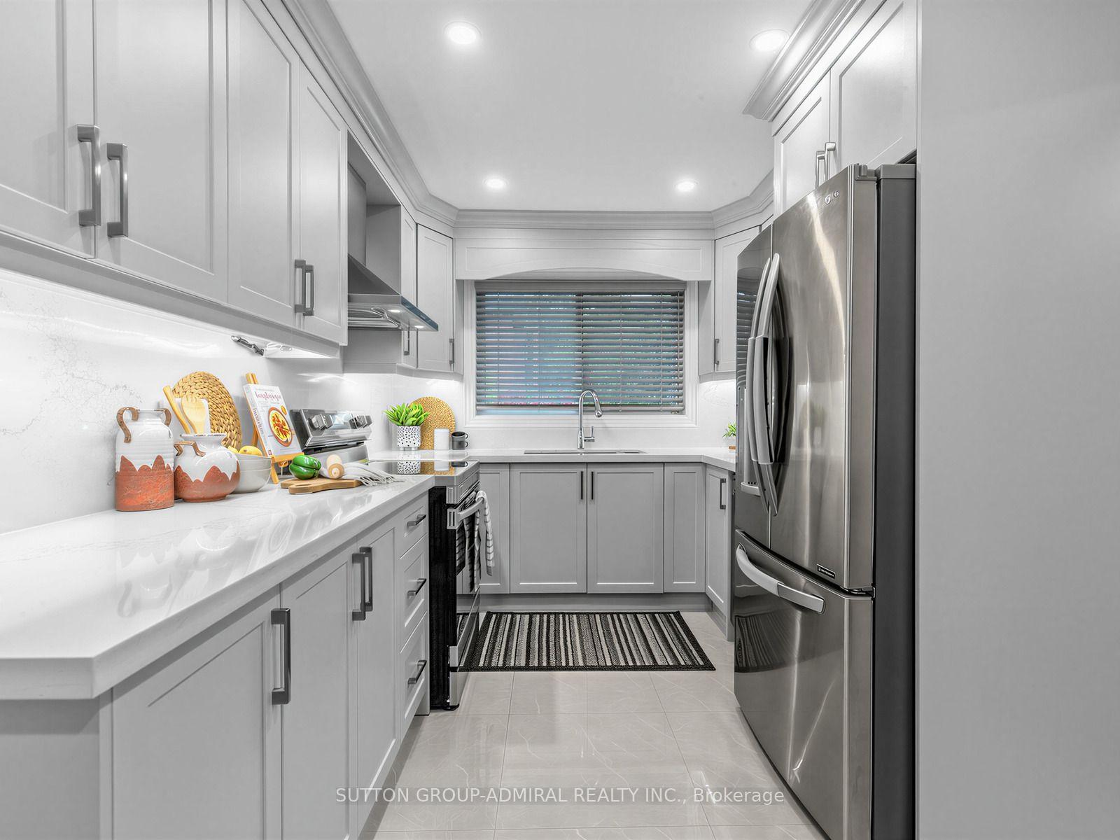 Photo 13 of 10 Torino Place, Vaughan, Glen Shields — HOMEH