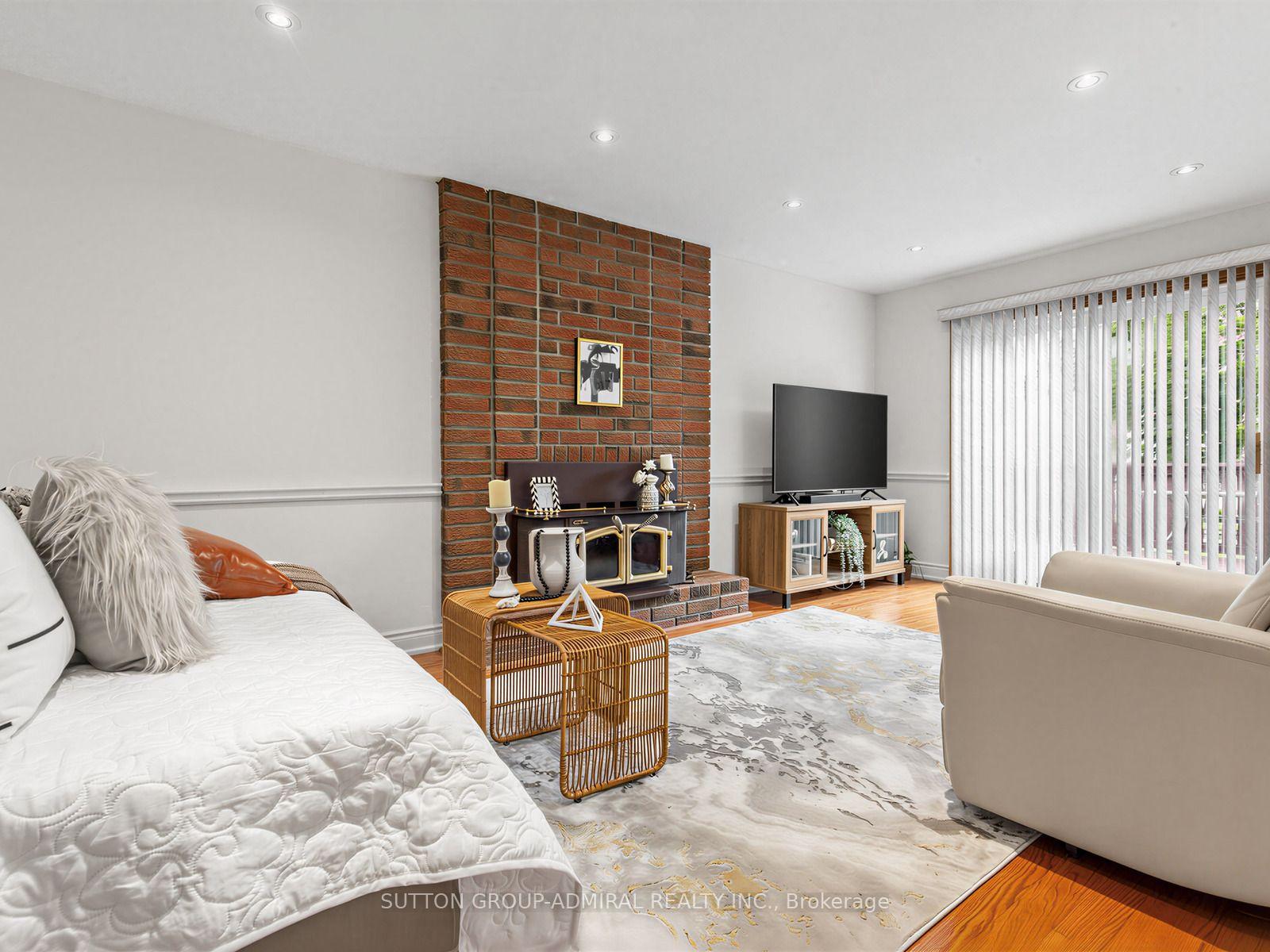 Photo 16 of 10 Torino Place, Vaughan, Glen Shields — HOMEH