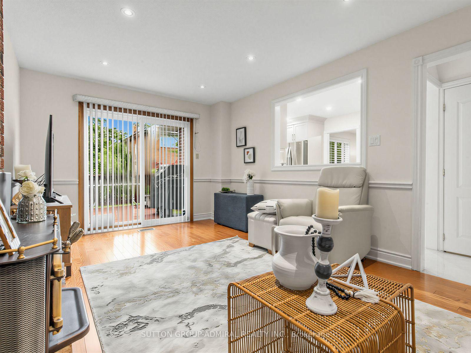 Photo 17 of 10 Torino Place, Vaughan, Glen Shields — HOMEH