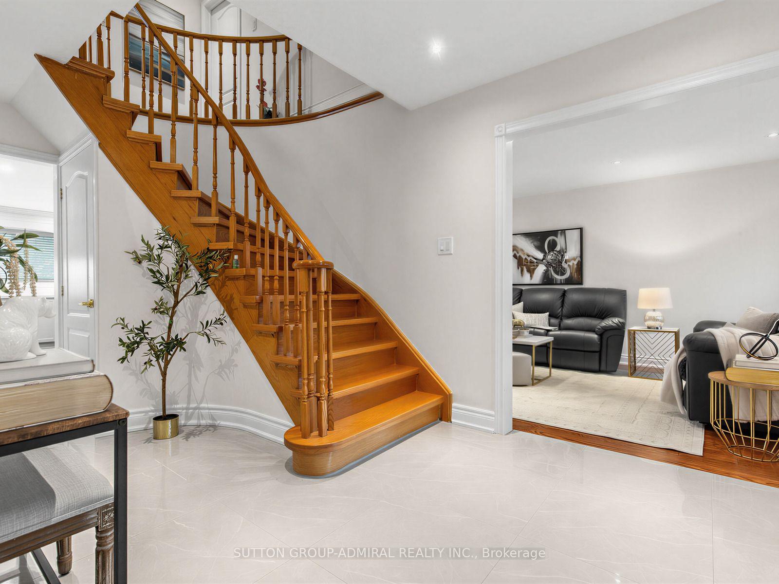 Photo 20 of 10 Torino Place, Vaughan, Glen Shields — HOMEH