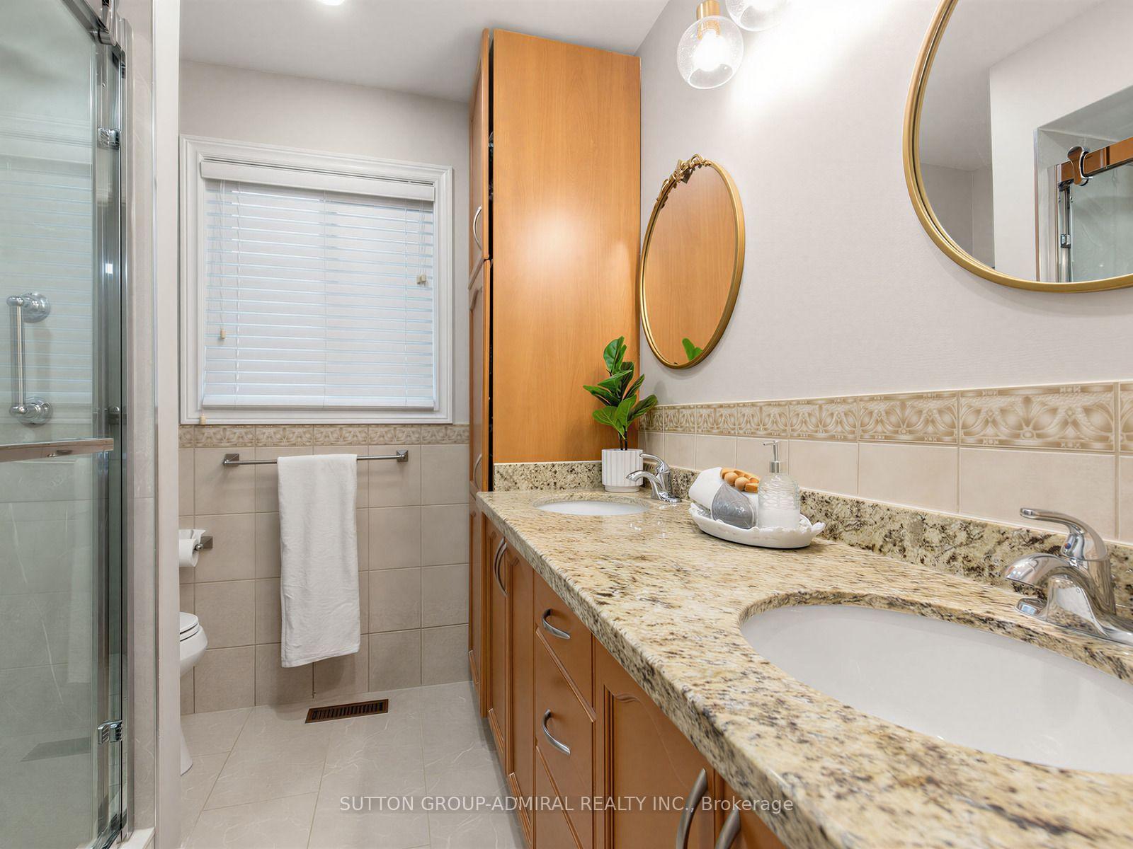 Photo 25 of 10 Torino Place, Vaughan, Glen Shields — HOMEH
