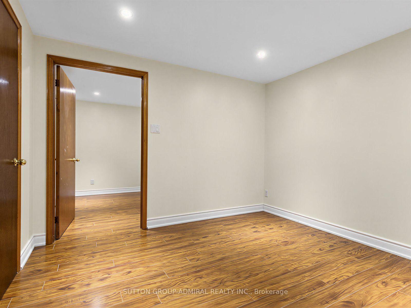 Photo 33 of 10 Torino Place, Vaughan, Glen Shields — HOMEH