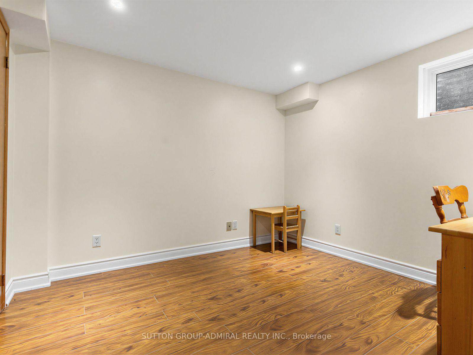 Photo 34 of 10 Torino Place, Vaughan, Glen Shields — HOMEH