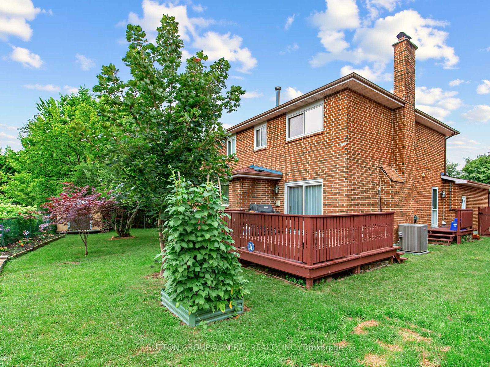 Photo 38 of 10 Torino Place, Vaughan, Glen Shields — HOMEH