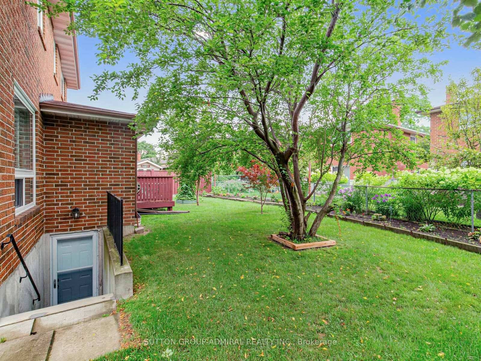 Photo 40 of 10 Torino Place, Vaughan, Glen Shields — HOMEH