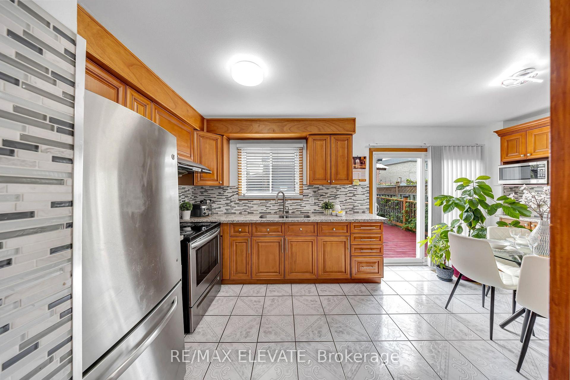 Photo 13 of 37 Miles Farm Road, Markham, Middlefield — HOMEH