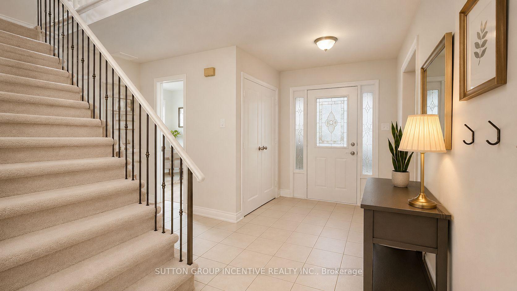 Photo 3 of 73 Trillium Crescent, Barrie, Allandale Heights — HOMEH