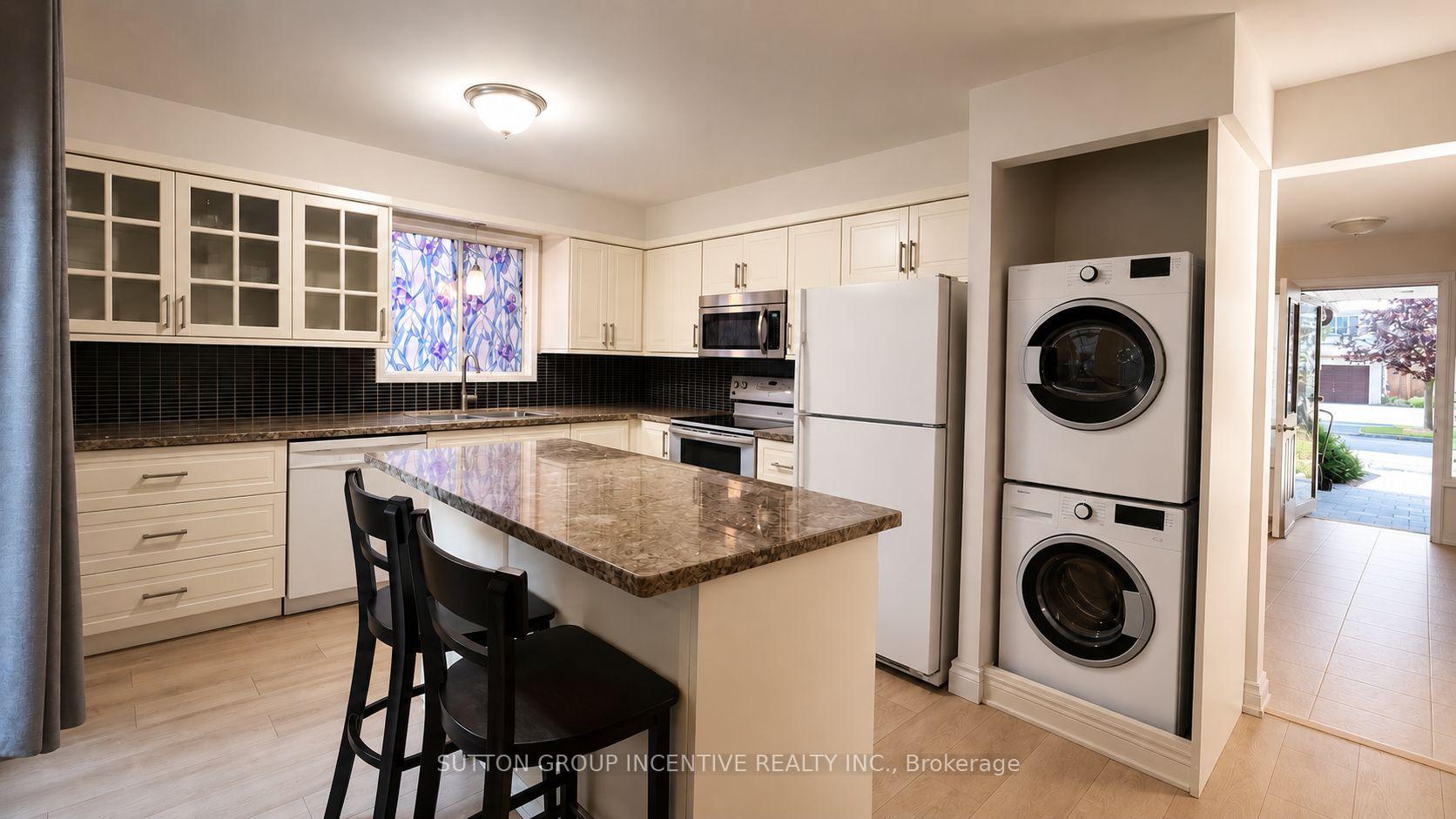 Photo 6 of 73 Trillium Crescent, Barrie, Allandale Heights — HOMEH