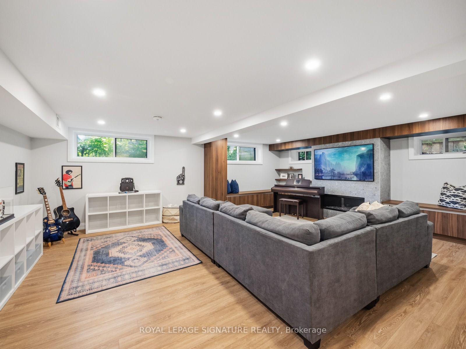 Photo 38 of 74 Fallingbrook Drive, Scarborough, Birchcliffe-Cliffside — HOMEH