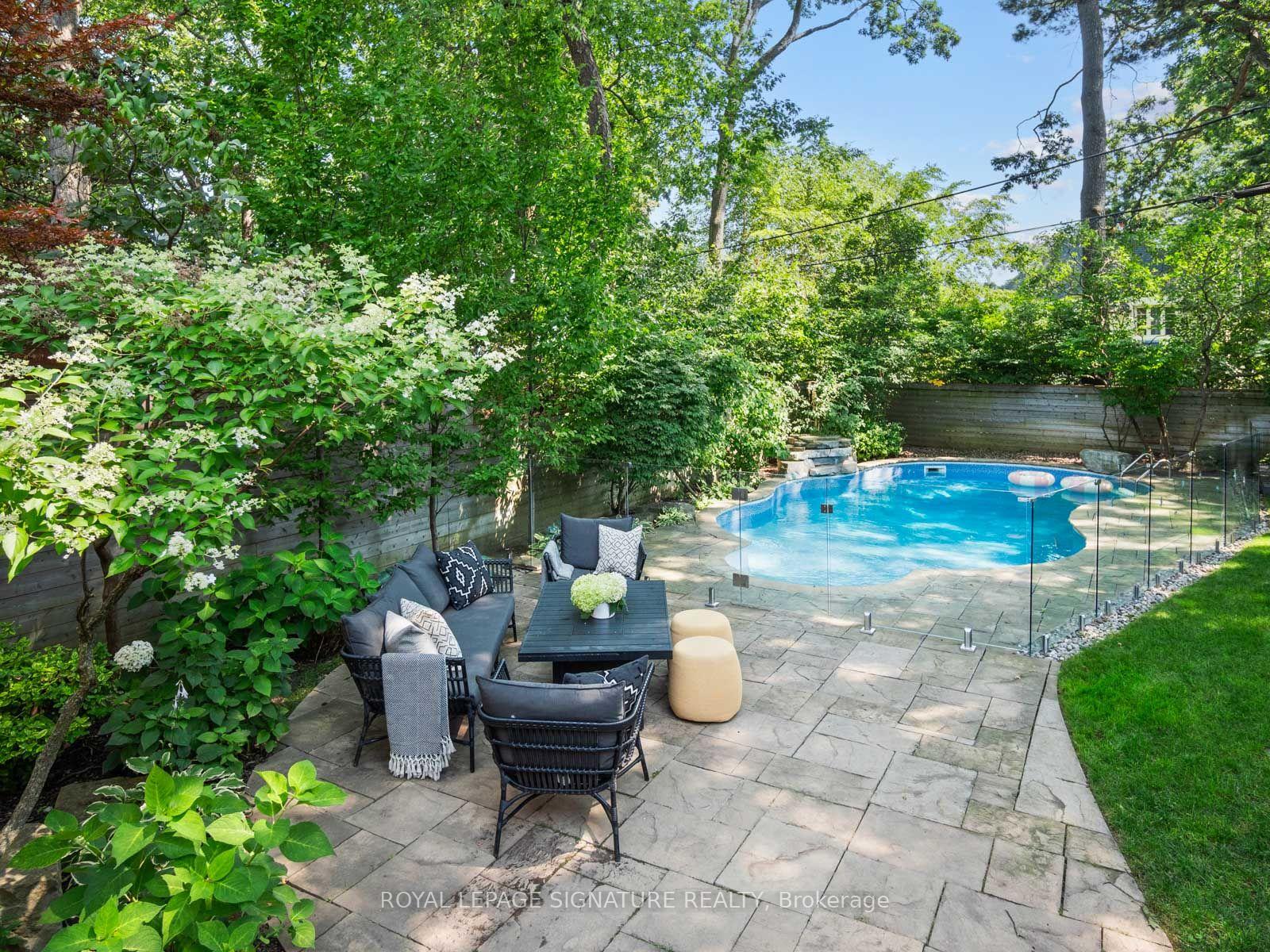 Photo 44 of 74 Fallingbrook Drive, Scarborough, Birchcliffe-Cliffside — HOMEH