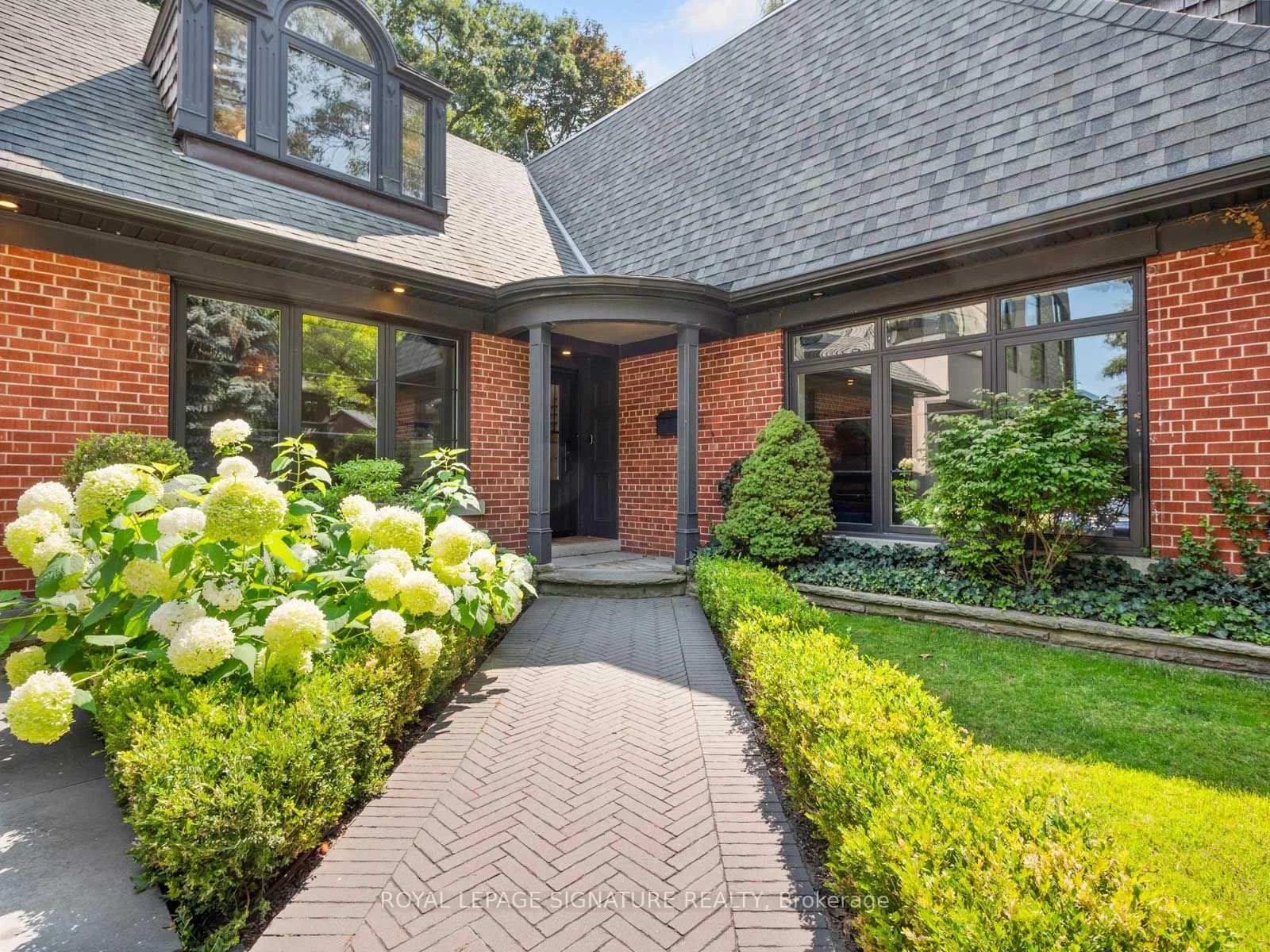 Photo 48 of 74 Fallingbrook Drive, Scarborough, Birchcliffe-Cliffside — HOMEH