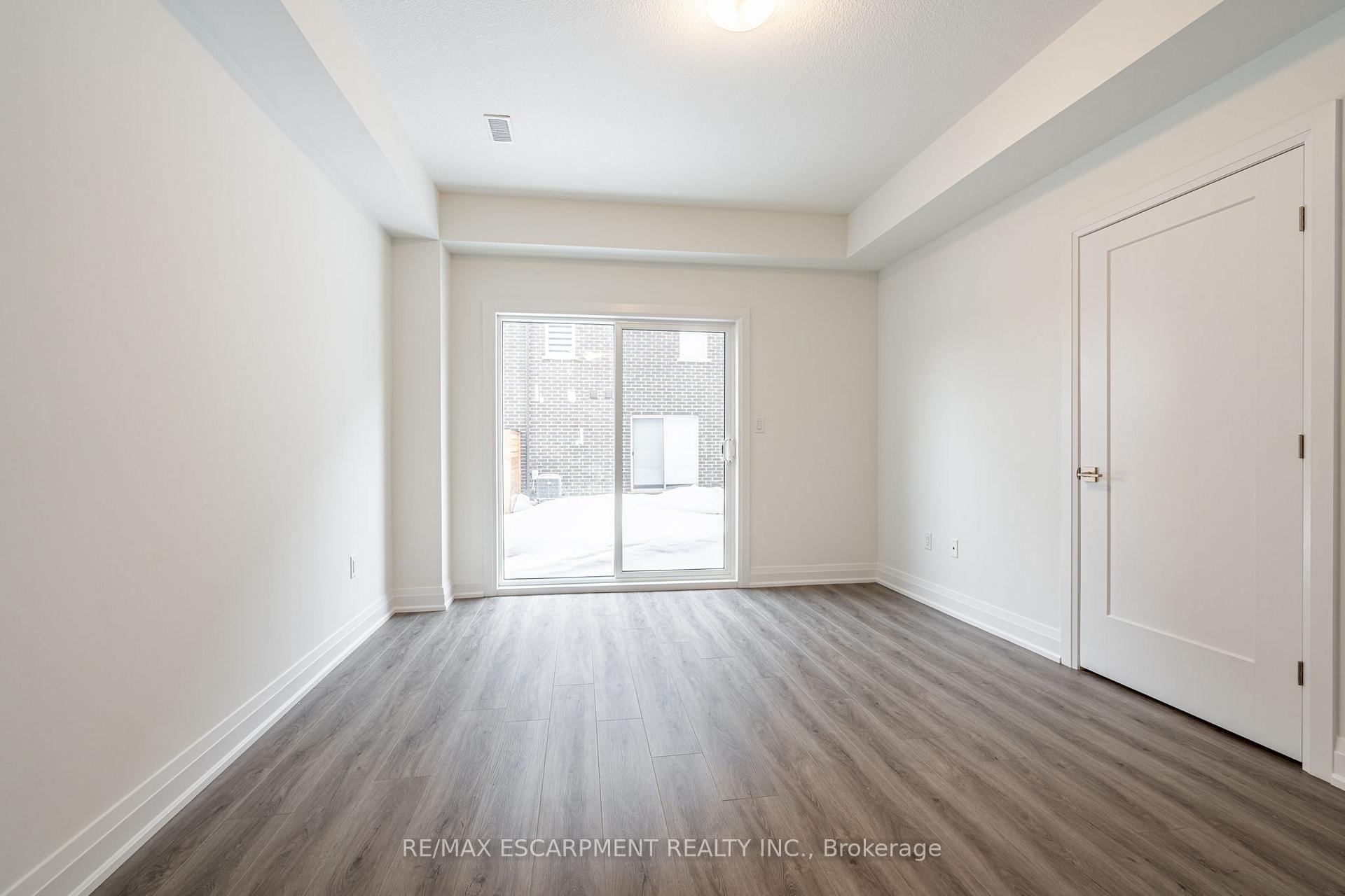 Photo 8 of 16 Clear Valley Lane, Hamilton, Mount Hope — HOMEH