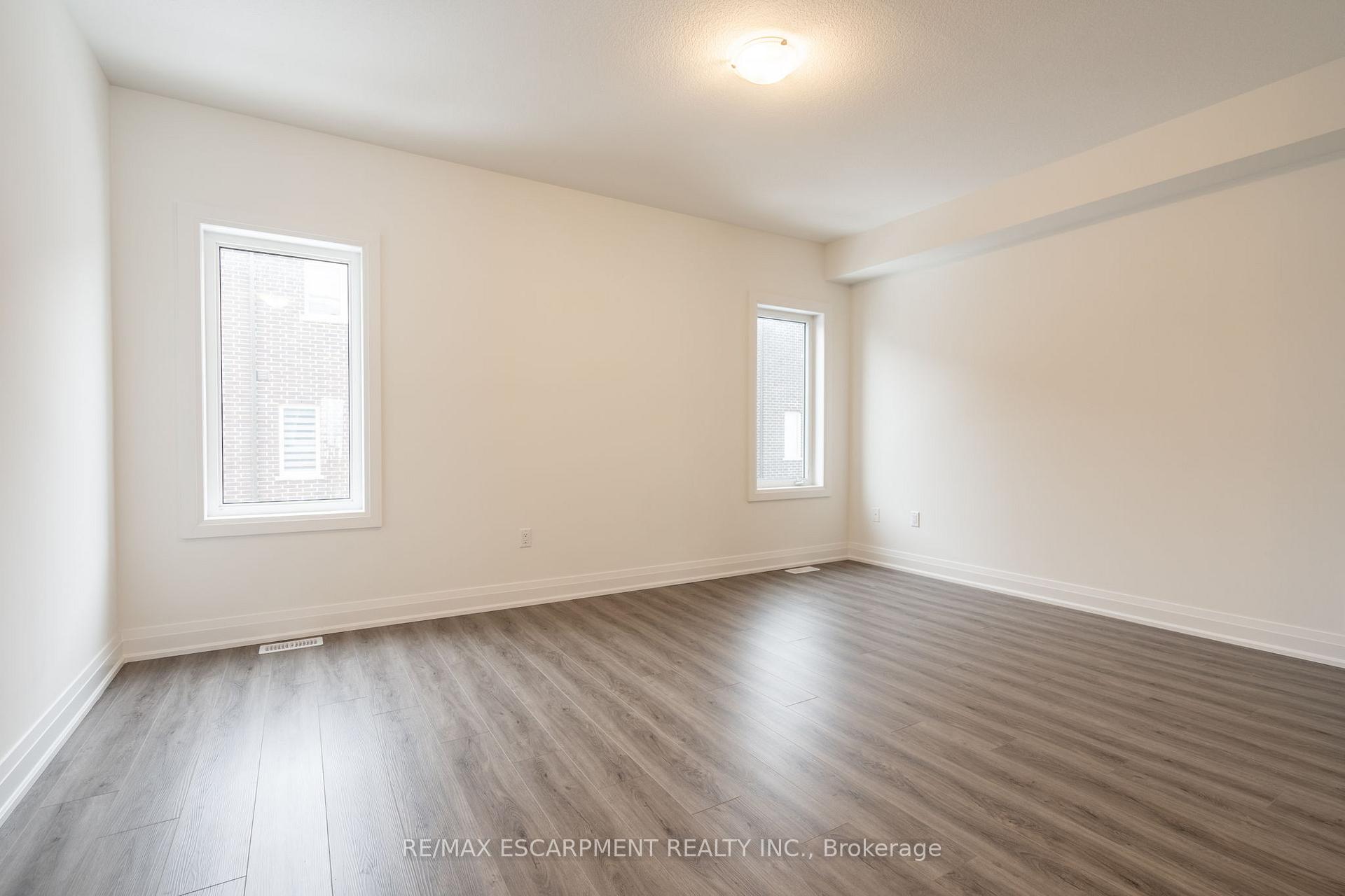 Photo 10 of 16 Clear Valley Lane, Hamilton, Mount Hope — HOMEH