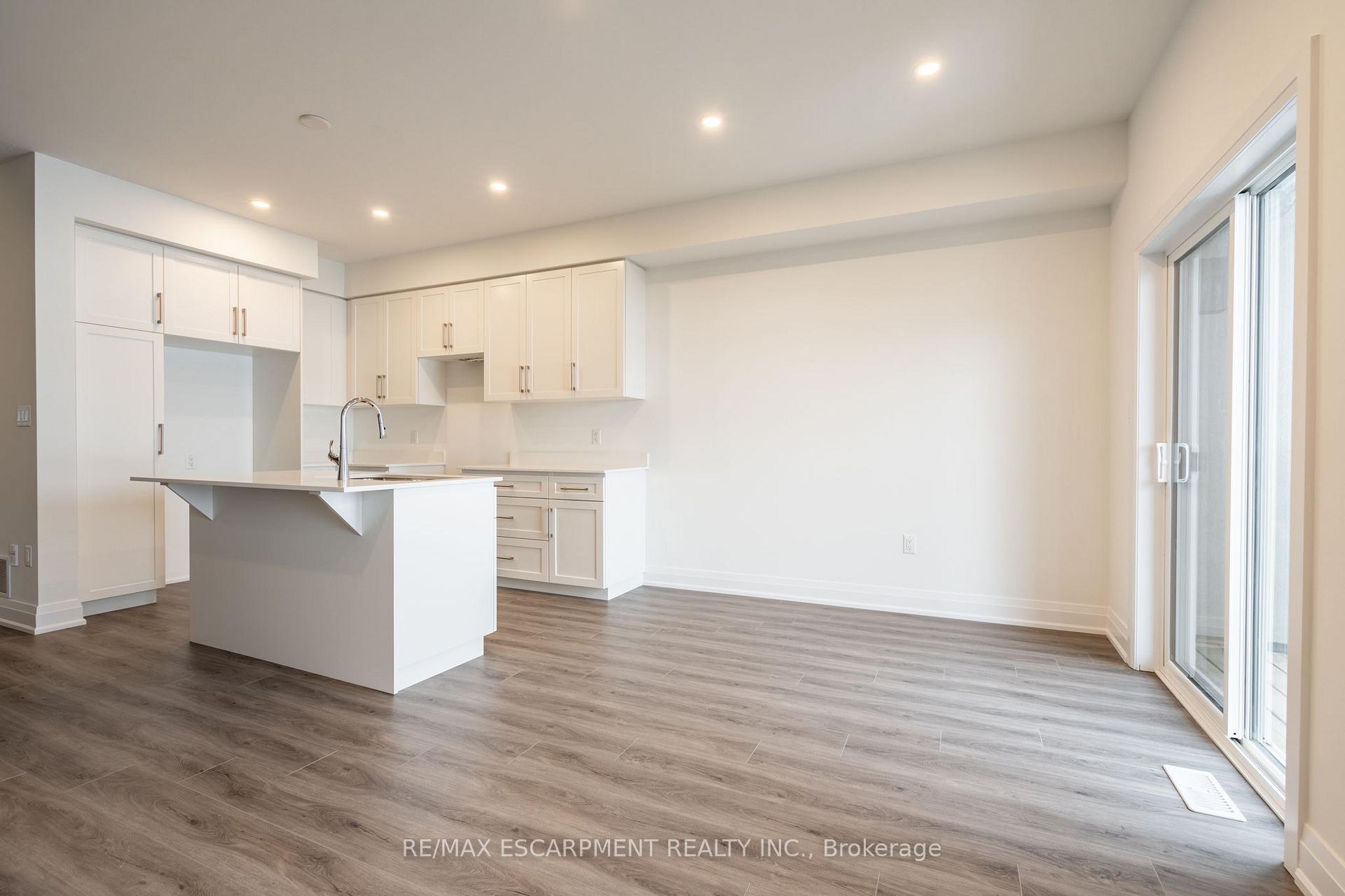 Photo 12 of 16 Clear Valley Lane, Hamilton, Mount Hope — HOMEH