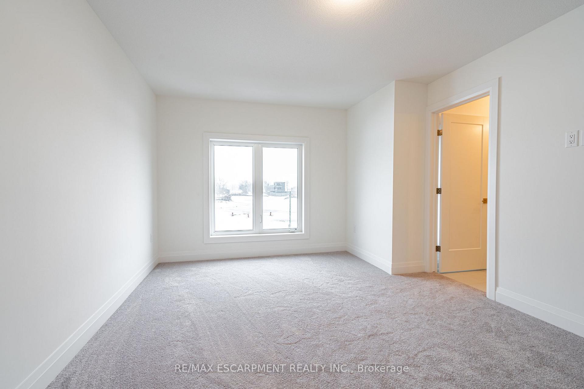 Photo 18 of 16 Clear Valley Lane, Hamilton, Mount Hope — HOMEH