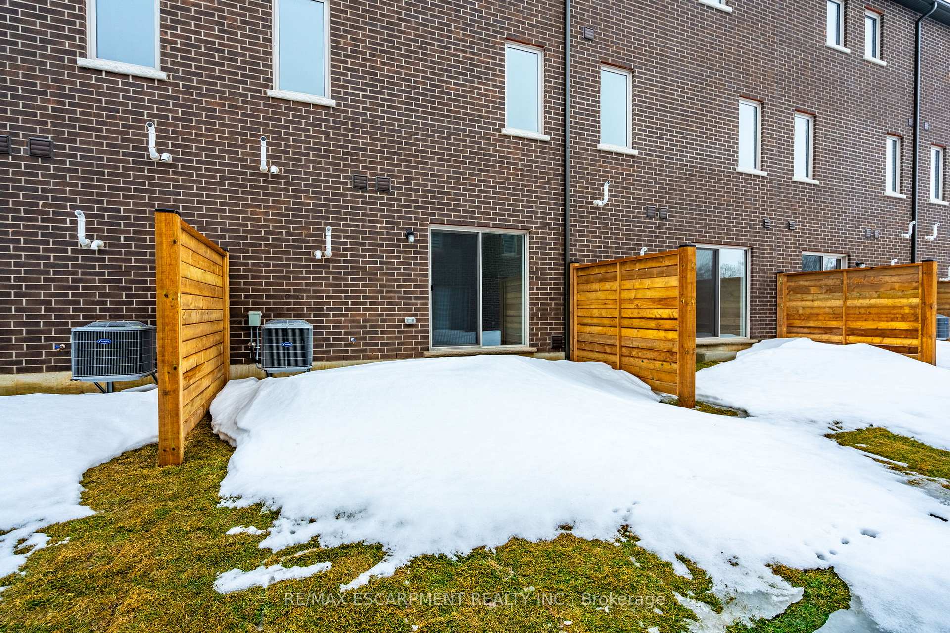 Photo 24 of 16 Clear Valley Lane, Hamilton, Mount Hope — HOMEH