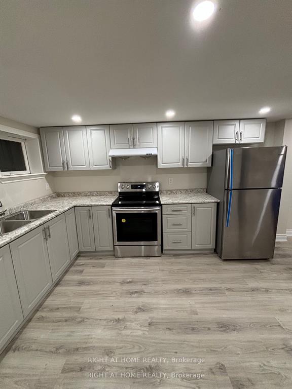 Photo 2 of Unit lower, 3574 Ash Row Crescent, Mississauga, Erin Mills — HOMEH