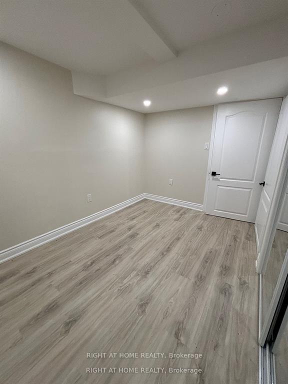 Photo 7 of Unit lower, 3574 Ash Row Crescent, Mississauga, Erin Mills — HOMEH