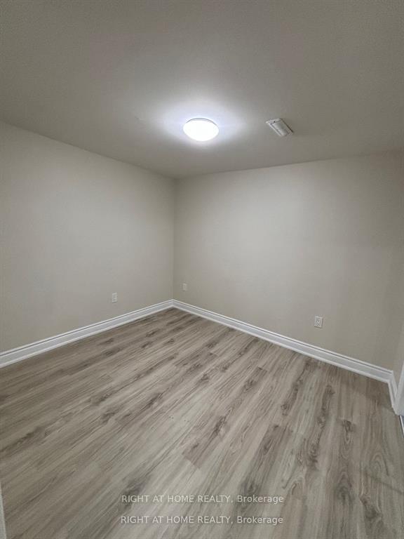 Photo 10 of Unit lower, 3574 Ash Row Crescent, Mississauga, Erin Mills — HOMEH