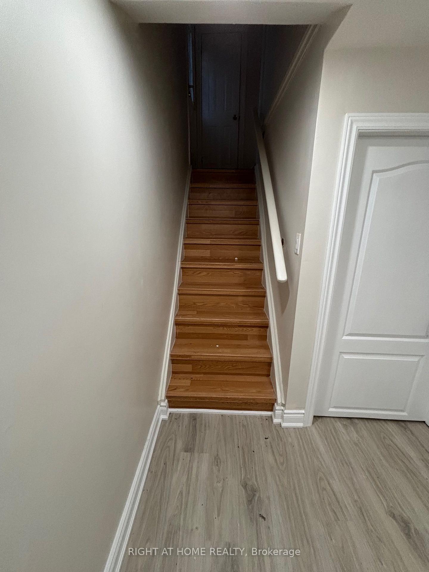 Photo 13 of Unit lower, 3574 Ash Row Crescent, Mississauga, Erin Mills — HOMEH