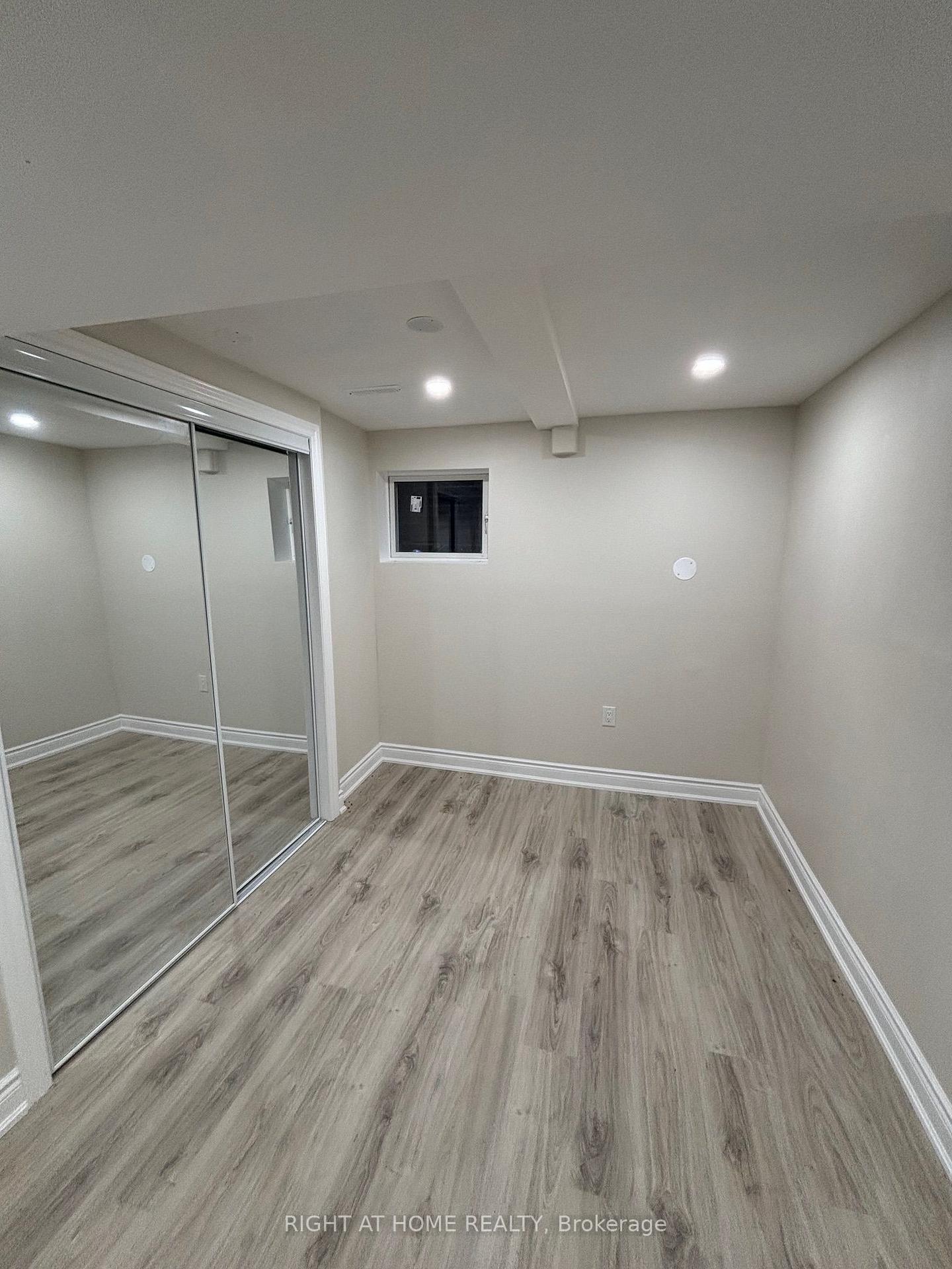 Photo 18 of Unit lower, 3574 Ash Row Crescent, Mississauga, Erin Mills — HOMEH